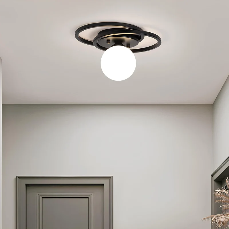 Skanto | LumiNoble | Zeitloser Kronleuchter mit goldenem LED-Kugel-Design