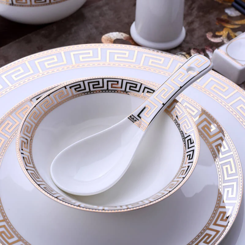 Skanto | Luxuriöses Keramik-Geschirrset | Elegantes Goldrand-Design | Weiß