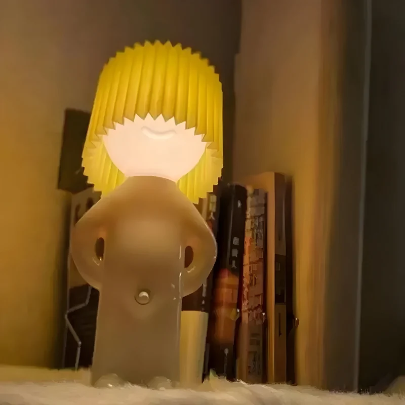Skanto | Skanto Sassy Boy Kreative Tischlampe – Einzigartige Beleuchtung für Schlaf- und Wohnzimmer