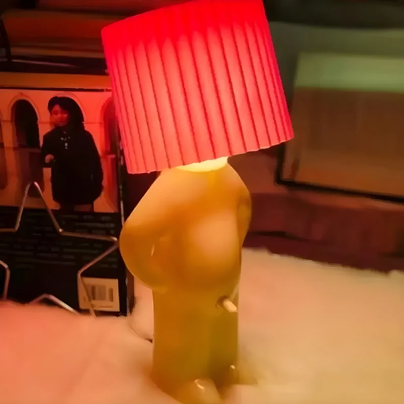 Skanto | Skanto Sassy Boy Kreative Tischlampe – Einzigartige Beleuchtung für Schlaf- und Wohnzimmer