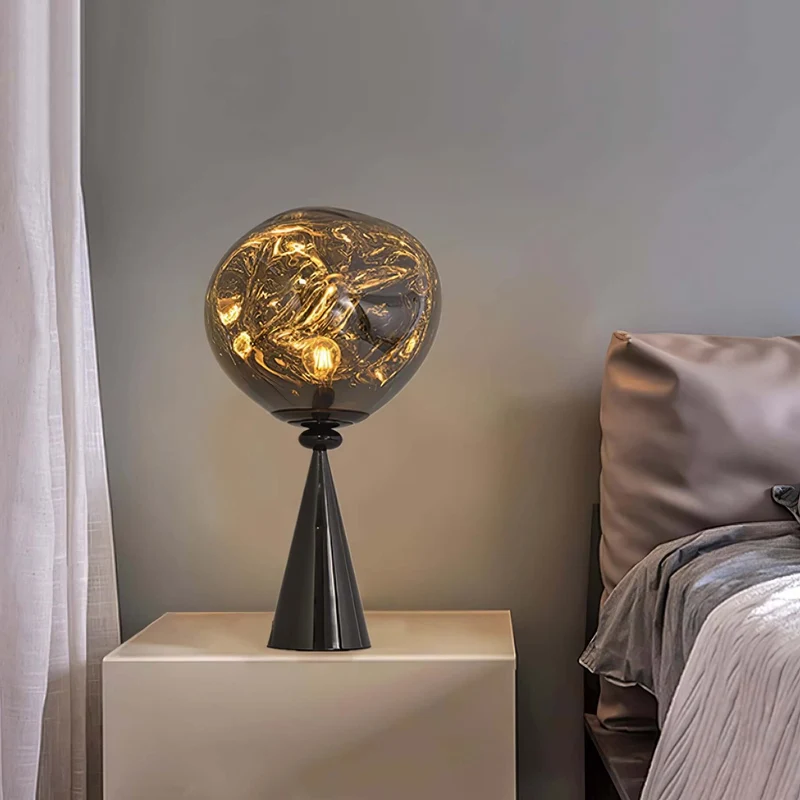 Skanto Cone Fat Tischlampe