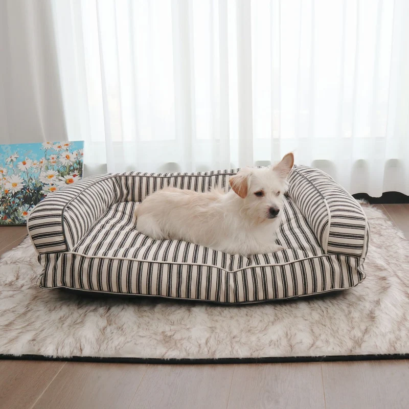 Gestreiftes orthopädisches Hundesofa