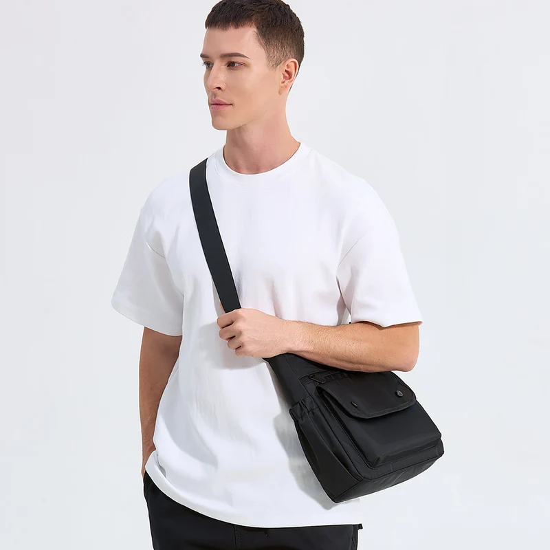 Kompakte Utility-Schultertasche Skanto