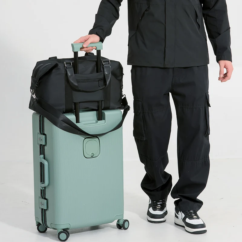 Vielseitige Trainings- und Reisetasche Skanto