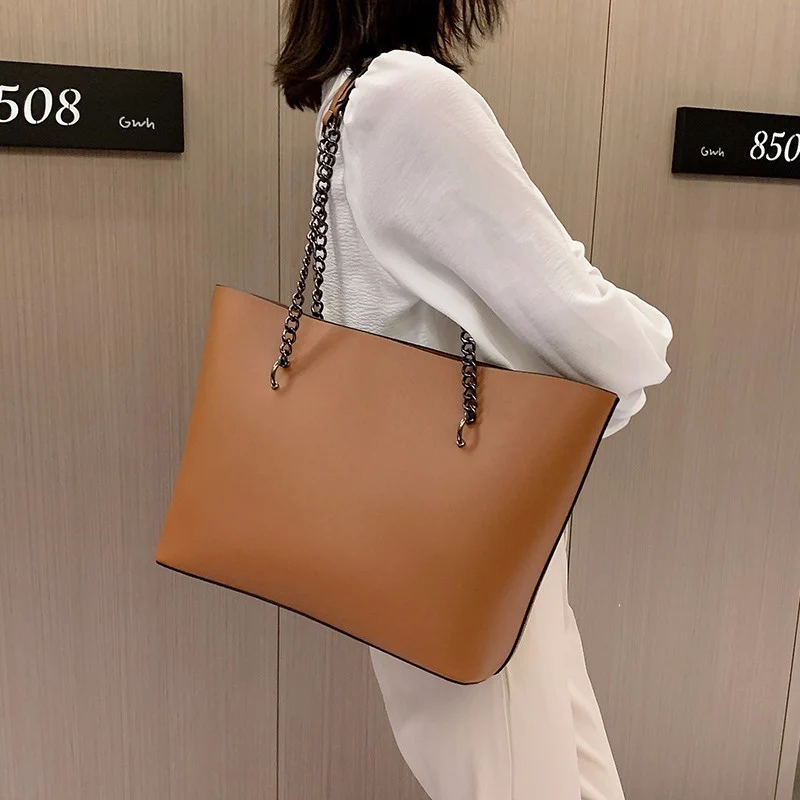 Elegante Umhängetasche im minimalistischen Design Skanto