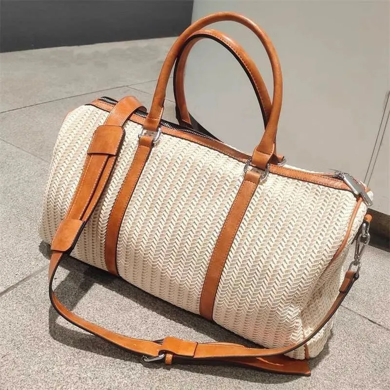 Geräumige Reisetasche mit praktischen Griffen und verstellbarem Schultergurt Skanto