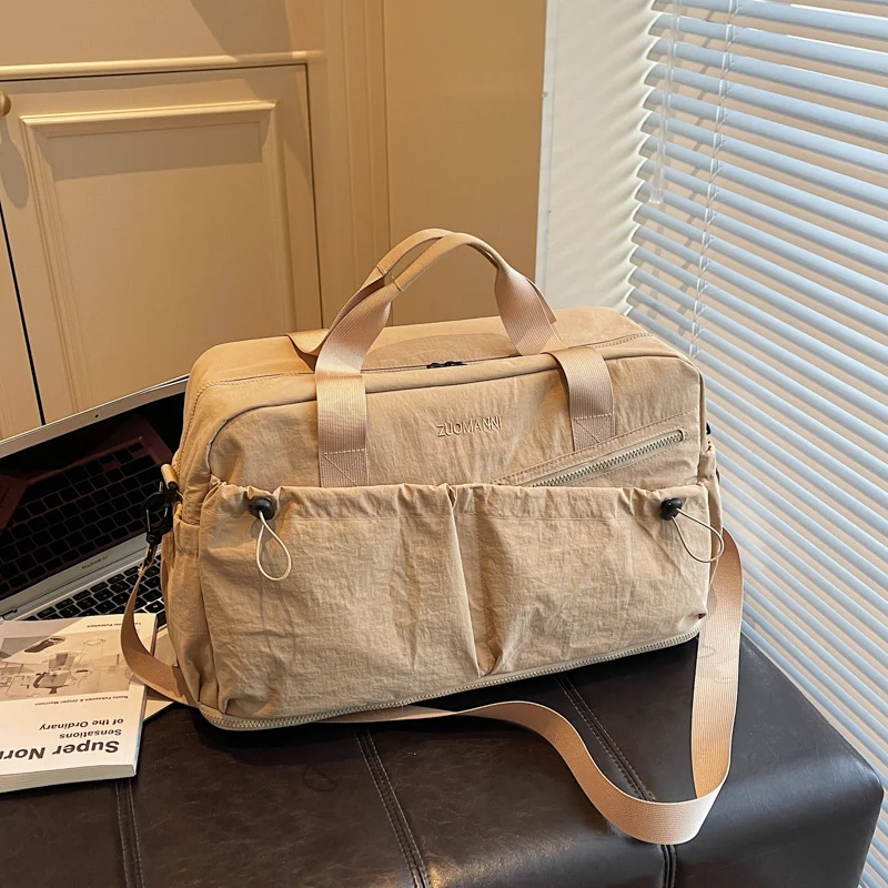 Robuste Handtasche mit mehreren Fächern Skanto