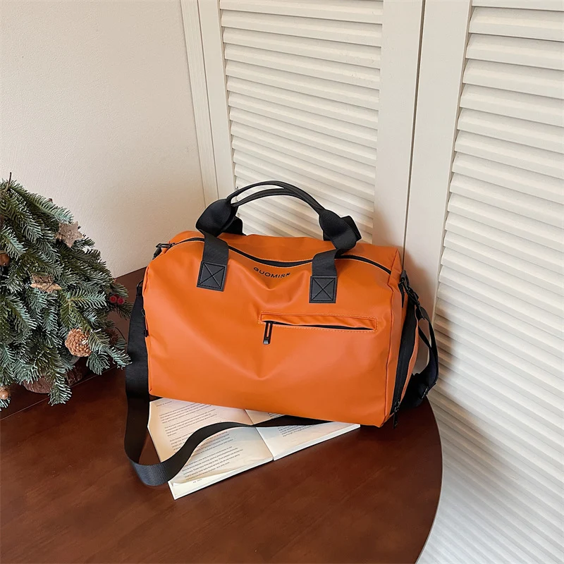 Sportliche Reisetasche mit zusätzlichen Fächern Skanto