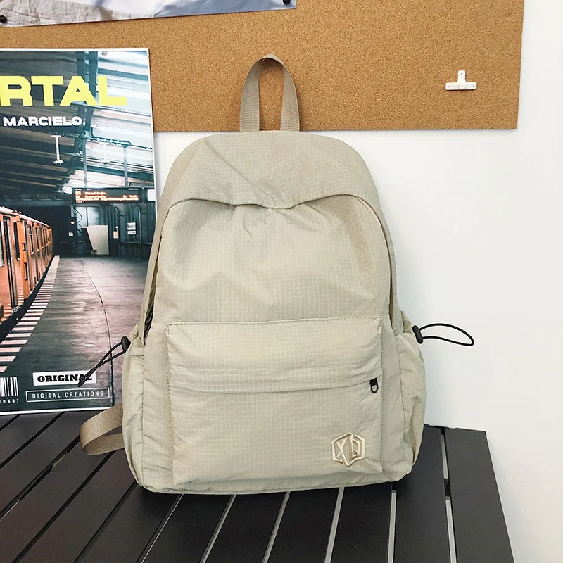 Leichter erweiterbarer Schulrucksack