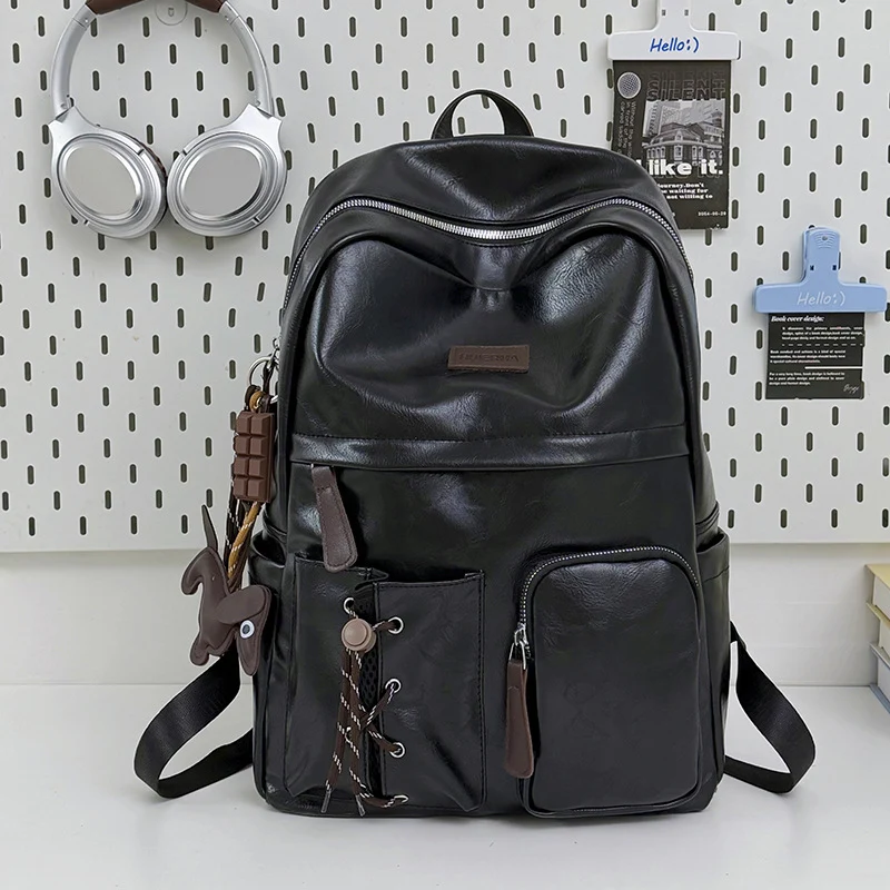 Lederrucksack mit vielen Fächern