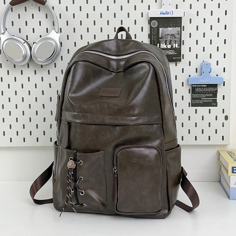 Lederrucksack mit vielen Fächern