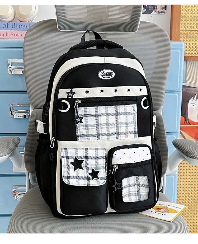 Schulrucksack mit vielen Fächern und Charakter-Motiv