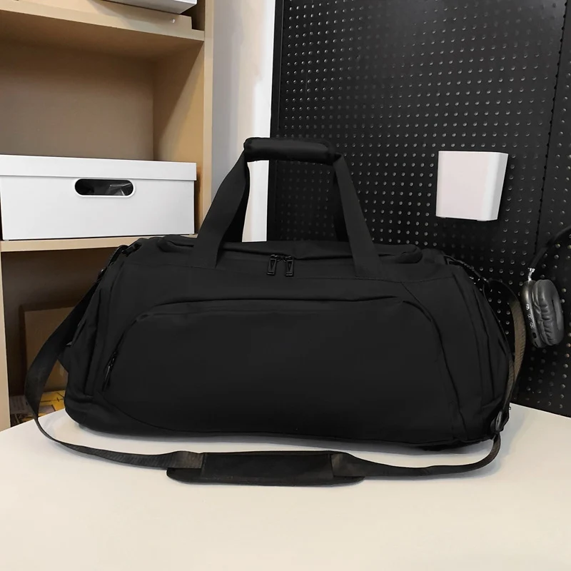 Sportliche Reisetasche mit vielen Fächern Skanto