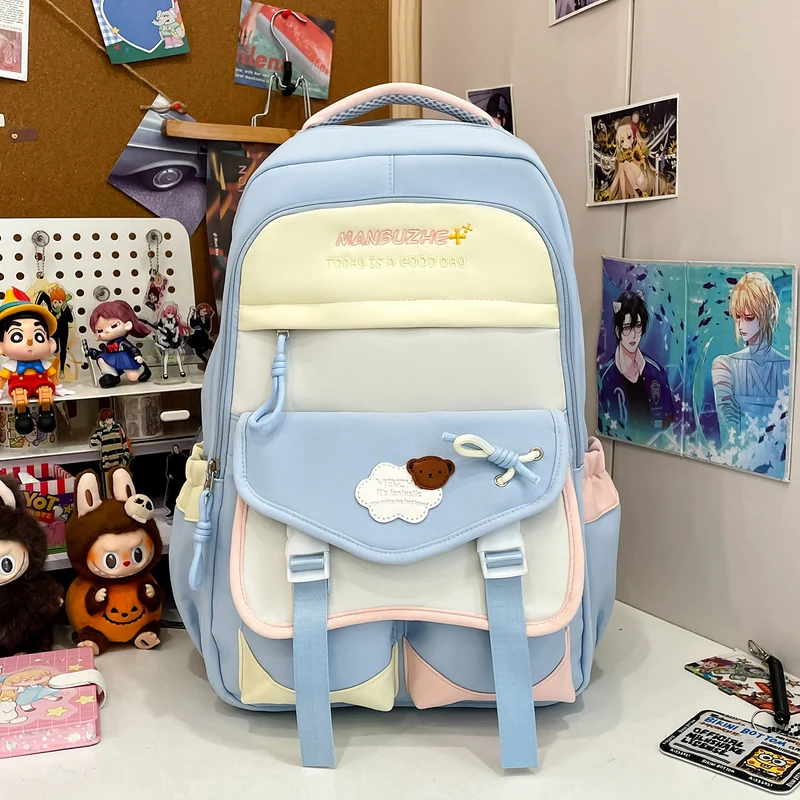 Lässiger Schulrucksack mit vielen Taschen