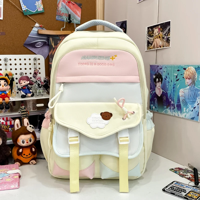 Lässiger Schulrucksack mit vielen Taschen