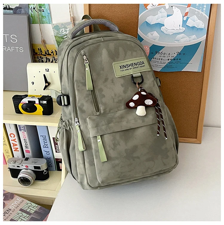 Lässiger Schulrucksack mit vielen Taschen