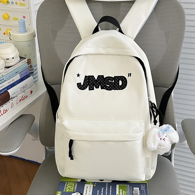 Lässiger Schulrucksack mit vielen Taschen