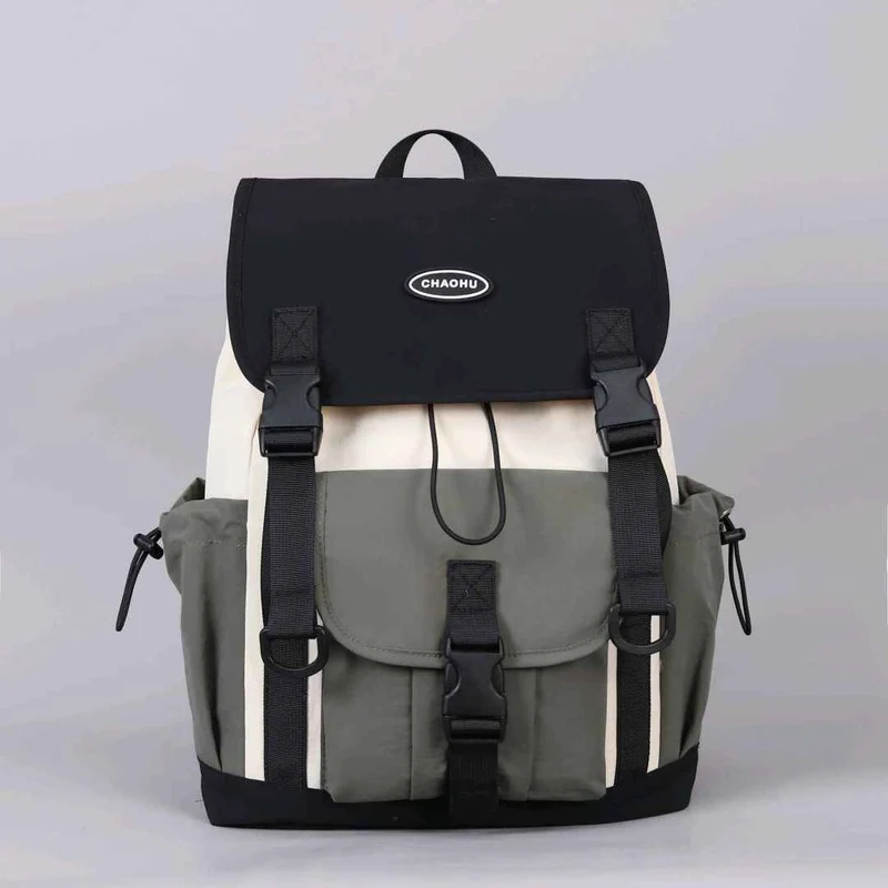 Abenteuer-Schulrucksack mit vielen Fächern