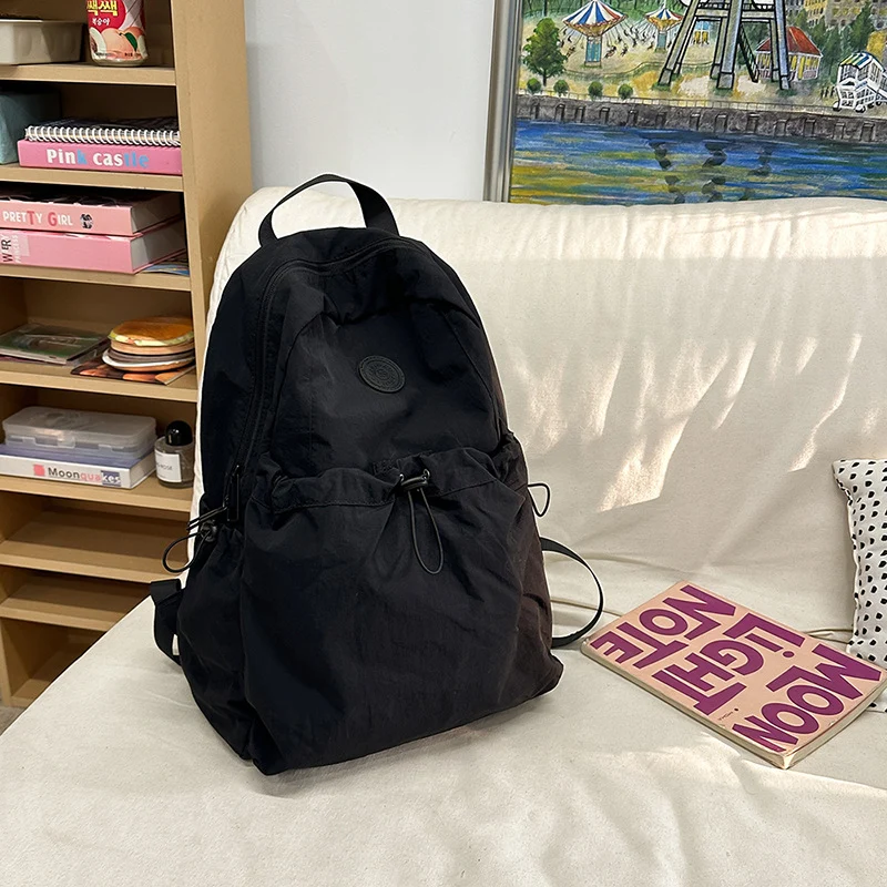 Leichter Schulrucksack mit Kordelzugverschluss