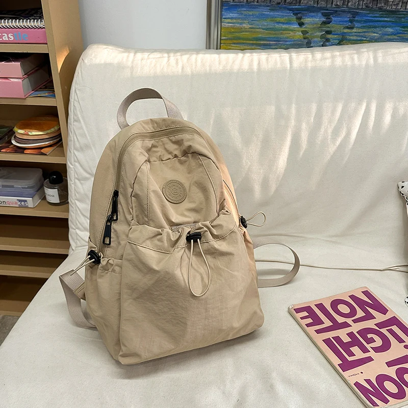 Leichter Schulrucksack mit Kordelzugverschluss