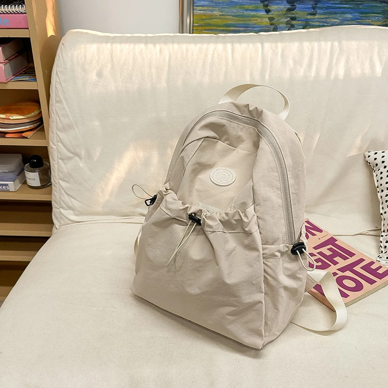 Leichter Schulrucksack mit Kordelzugverschluss