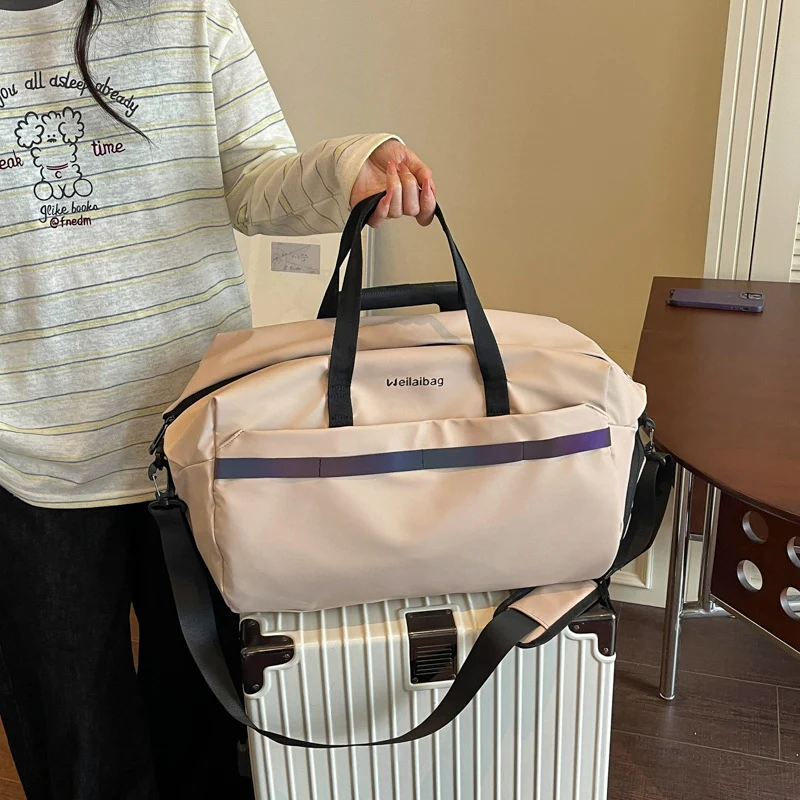 Sportliche Reisetasche mit vielseitigen Fächern und wasserabweisendem Material Skanto