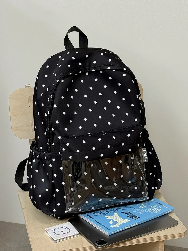 Moderner Schulrucksack mit transparentem Fach