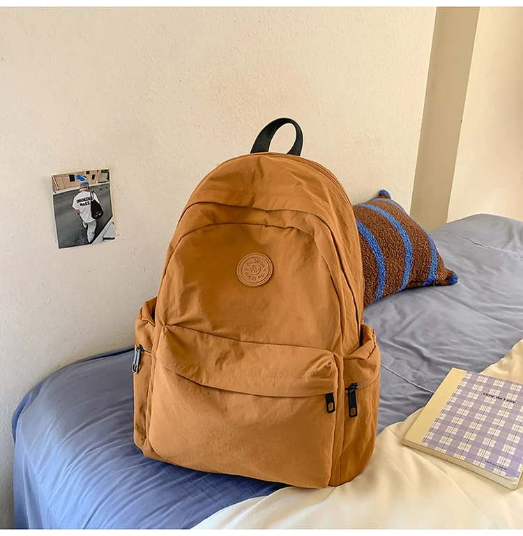 Leichter lässiger Schulrucksack