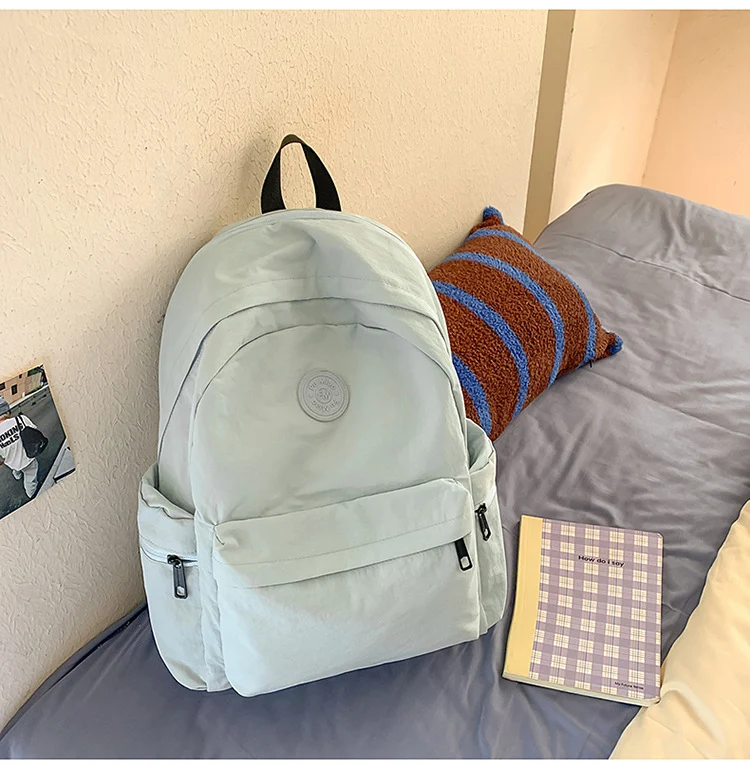 Leichter lässiger Schulrucksack