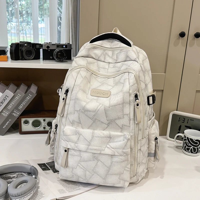 Multifunktionaler texturierter Schulrucksack