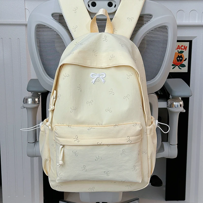 Niedlicher Mini-Rucksack aus weichem Stoff