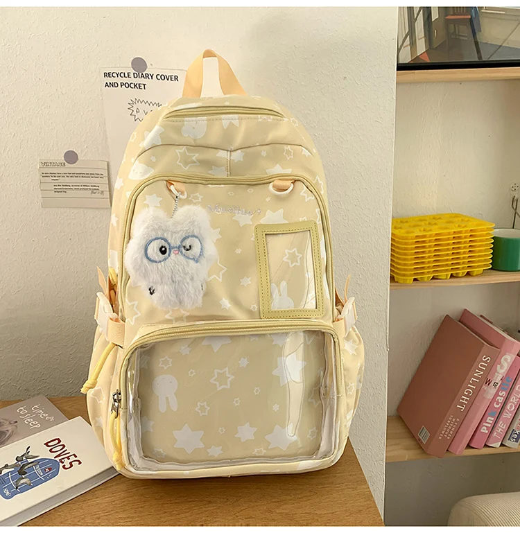 Niedliche Schultasche im Charakter-Design