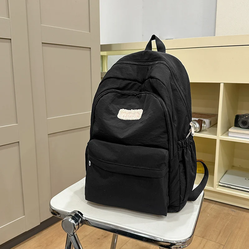 Niedlicher Plüsch-Schulrucksack mit Charakter-Motiv