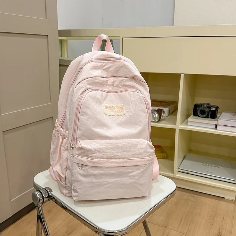 Niedlicher Plüsch-Schulrucksack mit Charakter-Motiv
