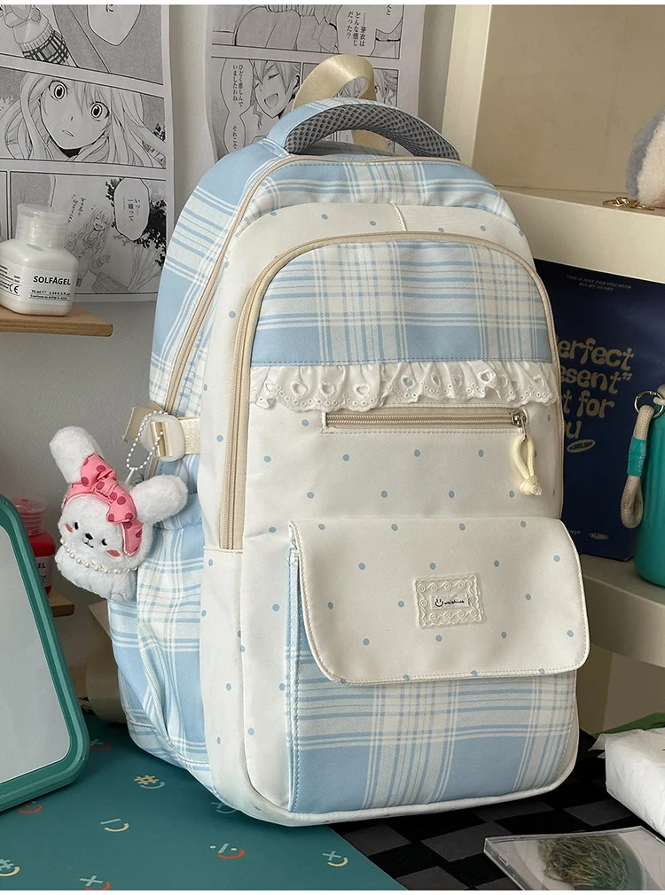 Niedlicher karierter Schulrucksack