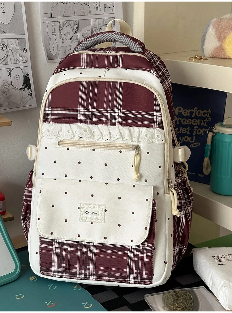 Niedlicher karierter Schulrucksack