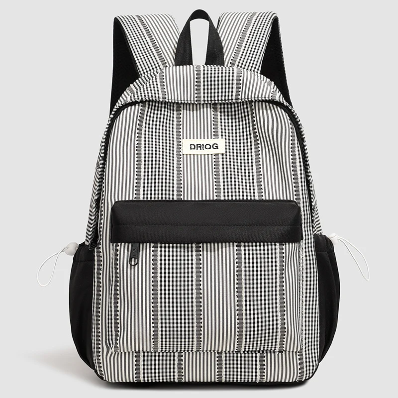 Schulrucksack mit geometrischem Muster