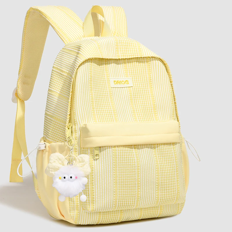 Schulrucksack mit geometrischem Muster
