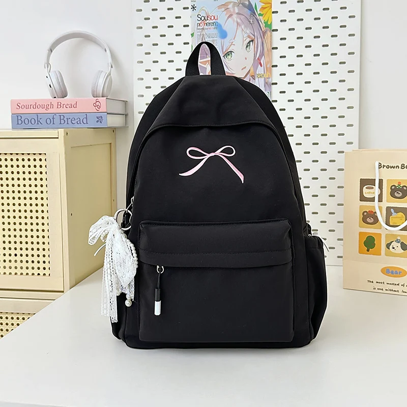 Minimalistischer Schulrucksack mit Schleifendetail