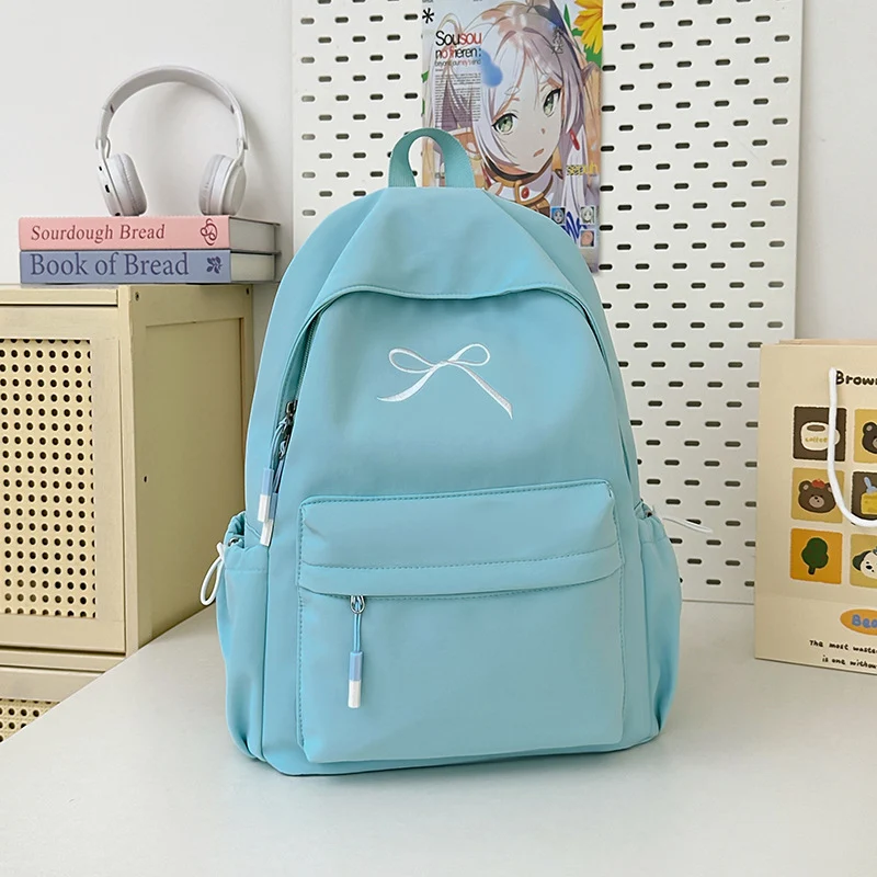 Minimalistischer Schulrucksack mit Schleifendetail