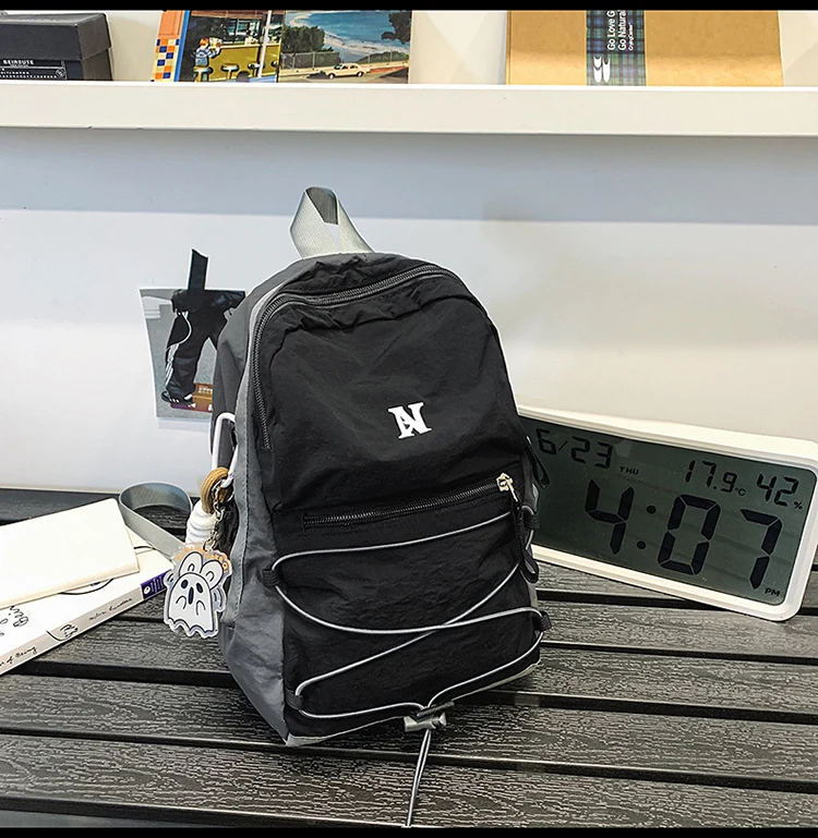 Leichter urbaner Schulrucksack