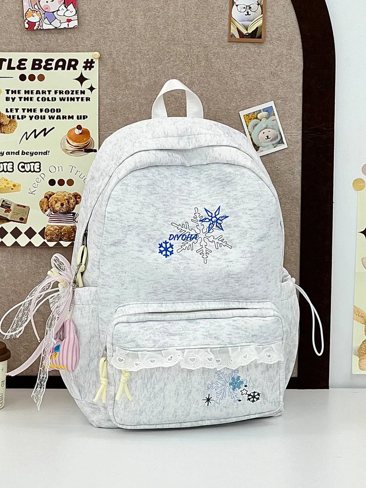 Bestickte Schultasche mit Wintermotiv