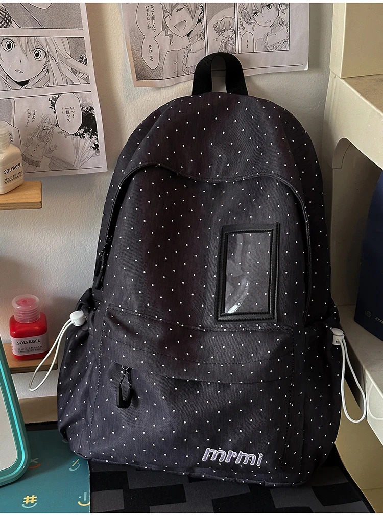 Klassischer Schulrucksack mit vielen Fächern und transparentem Fach