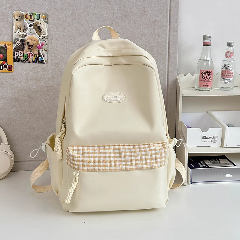 Lässiger Schulrucksack mit vielen Taschen