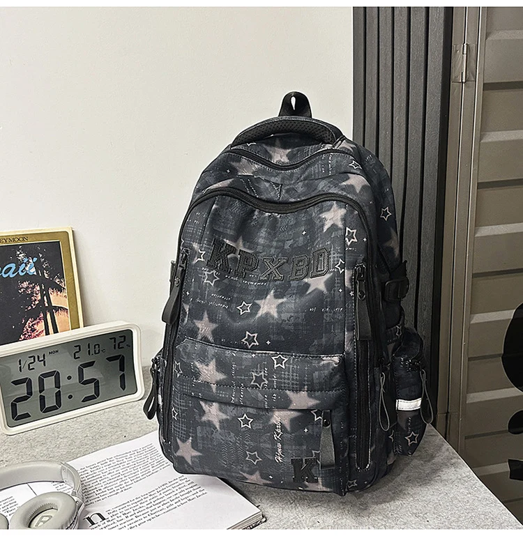 Multifunktionaler Schulrucksack mit Grafikdruck