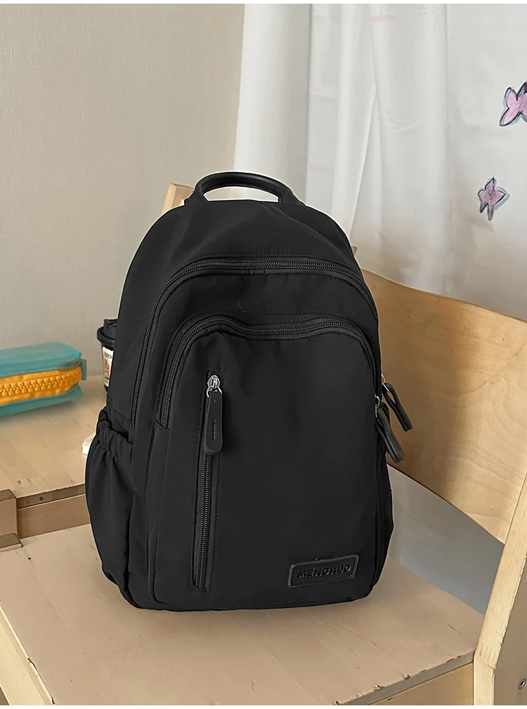 Kompakter Reise-Schulrucksack mit vielen Fächern