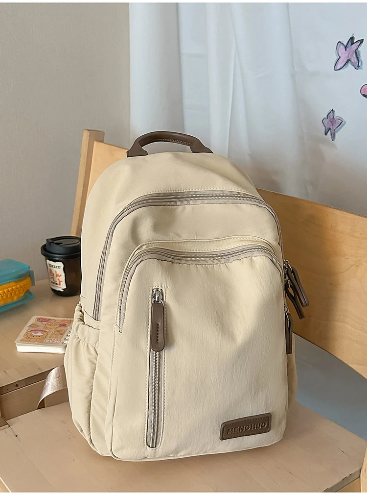 Kompakter Reise-Schulrucksack mit vielen Fächern
