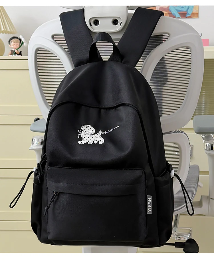 Bestickter lässiger Schulrucksack