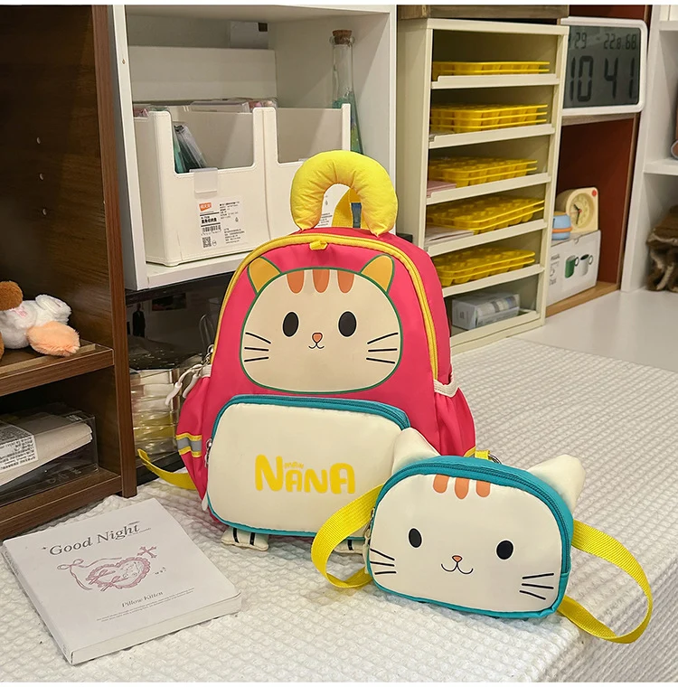 Niedliches Schulrucksack-Set mit Katzenmotiv