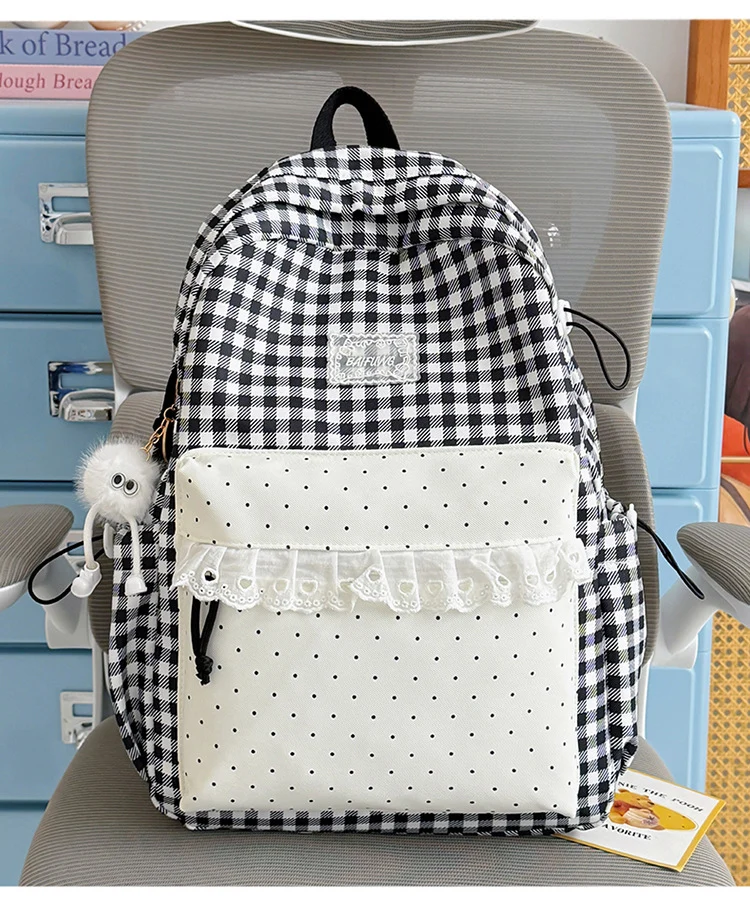 Süßer Schulrucksack mit Karomuster